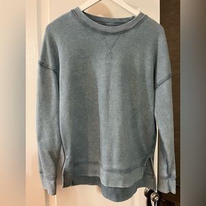 Time and Tru faded blue tunic crew sweater